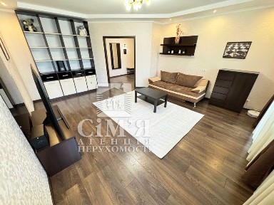 Продам 3-кім квартиру + комора в елітному р-ні Поділля по вул. Зодчих