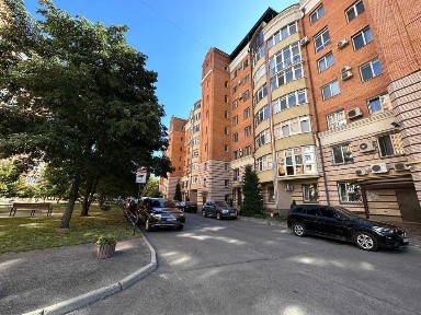 ‼️Центр‼️ 4 кімнатна квартира в найкращому будинку Полтави, 218 м²