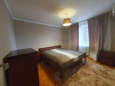 Здам в двокімнатну квартиру (вул. Академіка Вернадского)