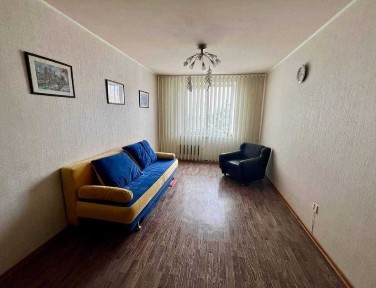 3 комн. Алексеевка. 5/12. 33000. Продам.