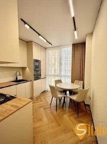 Продаж / Квартира