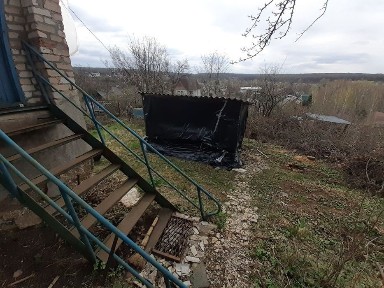 Продам приватизовану ділянку з будинком, 10.6 сотки, пос. Високий