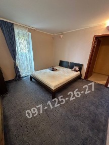 Київ, Святошинський, Святошинська площа 1