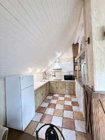 Сдам квартиру с частным двориком на Пироговской 15