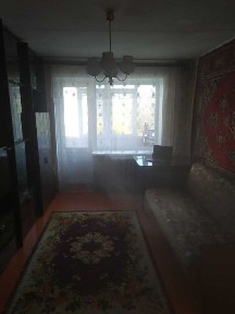 м. Лозова. Продається 3-кімнатна квартира, 1-й мікрорайон, 3 поверх.