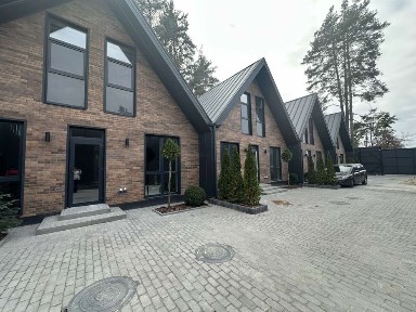 Стань дизайнером свого дому мрії - дуплекс під лісом у Віта-Поштовій