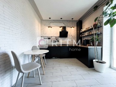 Продається 1-кімнатна квартира з якісним ремонтом у с. Тарасове