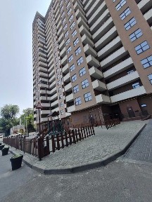 Дніпро, Центральний, Степана Бендери 15