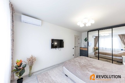 Без % продаж 2к, вул. Глушкова 26, метро Теремки 1хв