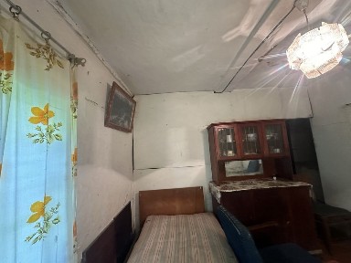 Продам земельну ділянку разом із будиночком у селі Рудка