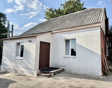 Продається о такремий добротний будинок у Київському районі !