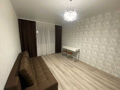 Довгострокова оренда 1к квартири Центр