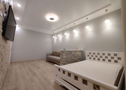 Сдаётся квартира в ЖК <a href='/newbuilding/1172/view/zk-apelsin'>Апельсин</a> на ул. Среднефонтанская