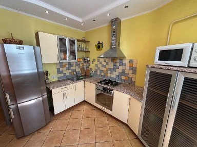 Квартира в новому будинку в центрі. Газова плита, світло не вимикають