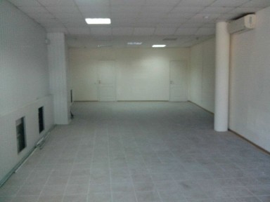 Оренда фасадного приміщення р-н Анголенко