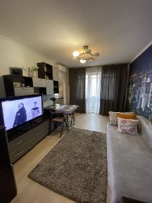 2 кімнатна в центрі біля Універмагу