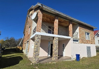 Сучасний житловий будинок