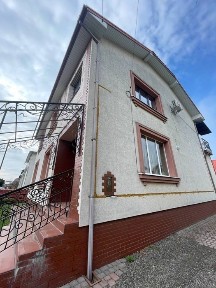 Продаж просторого будинку в м Галич