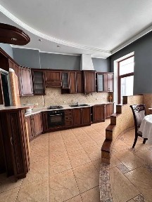 Оренда 3-кімнатної квартири з атмосферою старого Львова, Центр