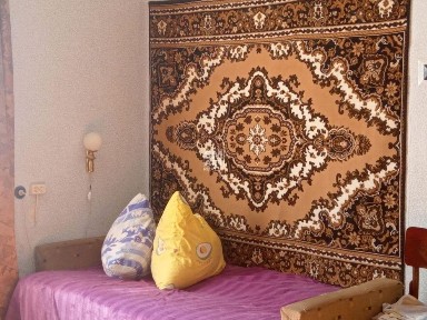 Продаю 1 кімнатну простору квартиру 34 м у Фастові.