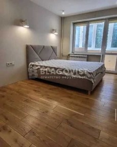 Продаж 3 кімнатної квартири, Шевченківський рн, Печенізька, з ремонтом