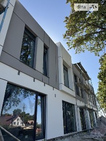 Продаж 2 поверхового таунхауса з ділянкою на 1.5 сотки, 135 кв. м, 4 кімнати, на вул. Л. Українки • ID 32768786