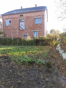 Продаж будинку з ділянкою