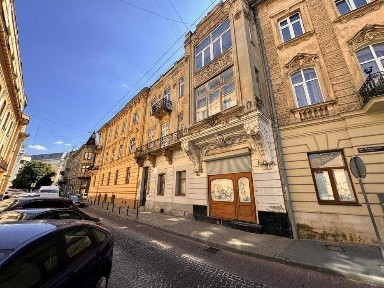 Продаж австрійської будівлі в центрі Львова, вул. Вороного, 1083 кв м, Галицький район, Львів