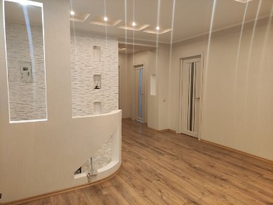 Продаж 3-кімнатної квартири навпроти Будинку Торгівлі