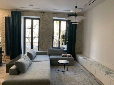 В серці Киева м. Золоті ворота НОва 4к