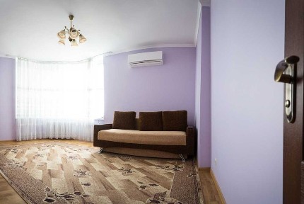 Київ, Святошинський, Осіння 33