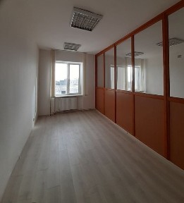 Здам офіс у центрі Ужгорода, Пл. Кирила і Мефодія, 36м2