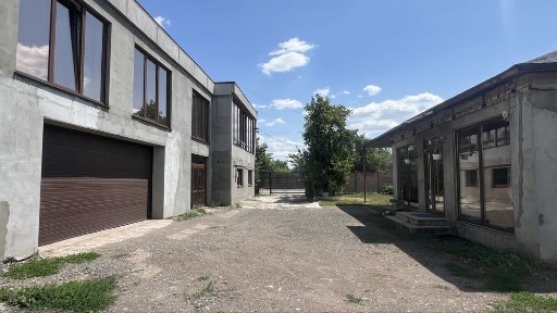 ДОМ в тихом, спокойном районе