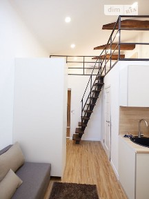 Здам подобово 1к квартиру на майд. Павлівський 10 • ID 30957501