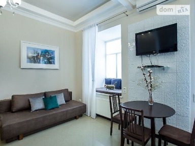 Здам подобово 2к квартиру на вул. Набережна 1 • ID 15629053