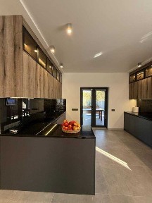 Оренда сучасного будинку біля Міського озера