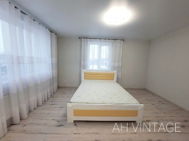 Здається 2 кімнатна квартира в новобудові на Щасливому