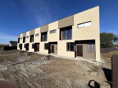 Продаж нового котеджу у Садовому районі