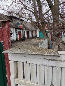 Житловий будинок біля лісу