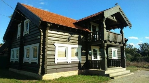 Продам красивый и качественный дом-сруб в центре г. Беляевка.