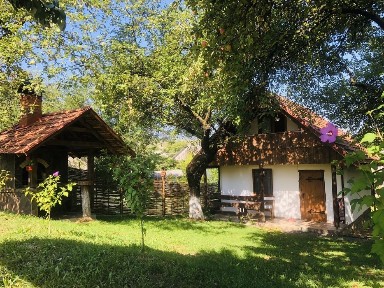 Садиба ЕКО-ДІМ, з власним Чаном та басейном відпочинок в Закарпатті