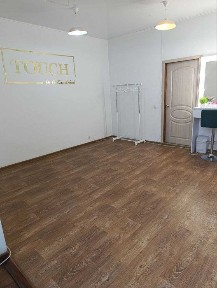 Здам в оренду пусте місце в студії (район колледжу)