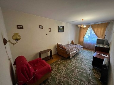 3-кімн. чешка на бульварі + гараж біля будинку