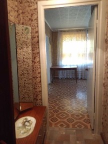 Продам трикімнатну квартиру на Даманськом