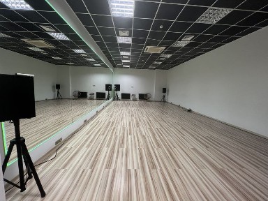 Київ, Печерський, вулиця Євгена Коновальця 32Б