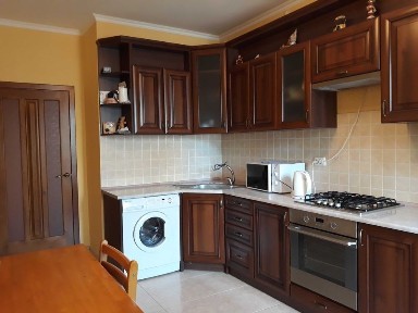 Орендна 2-к кв бічна від Незалежності (Йосипа Сліпого) Н/Б А/О Ключі.