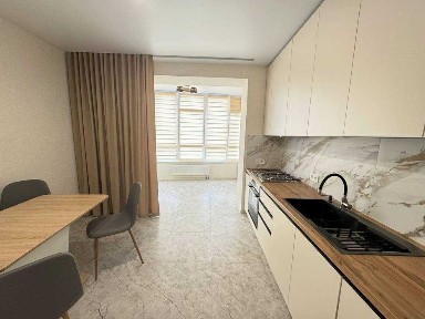 Квартира з сучасним ремонтом в центрі міста!