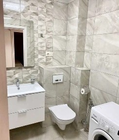 Метро Дворец Спорта. Сталинка. Пр. Героев Харькова 196