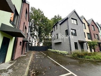 Киевская обл., Киево-Святошинский район, с. Крюковщина, Георгия Мальцева ул., 8/6