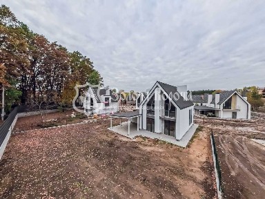 Киевская обл., Киево-Святошинский район, с. Ходосовка, Князів Корецьких, 42